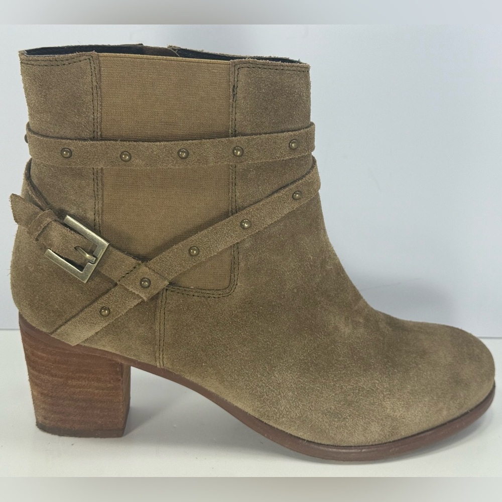Matisse Camryn Taupe Suede Heeled Ankle Boots